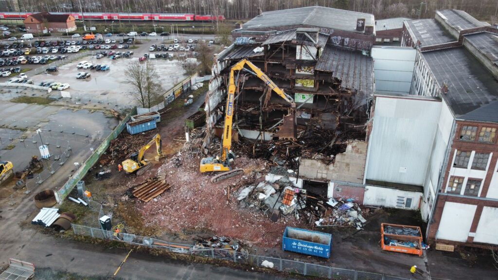 c18b8341 12cb 4c93 a47b 282dcb578686